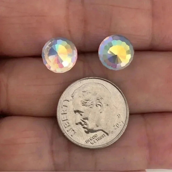 Kaleidoscope Iridescent Disco Ball Shimmer 8mm Stud Earrings NWT - Picture 4 of 4